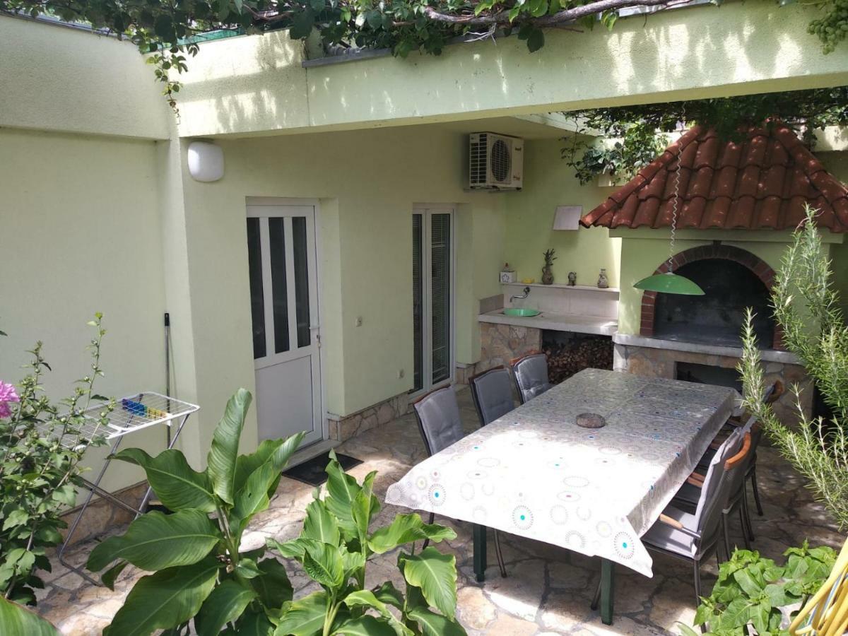 Apartamento Jelena Omiš Exterior foto